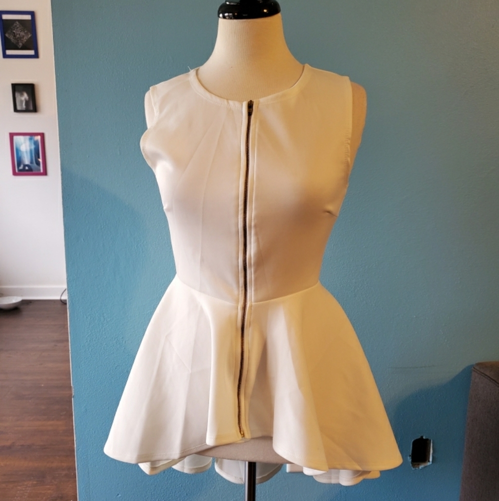 Cleo Apparel XL White Zipped Asymmetric Shirt NWT